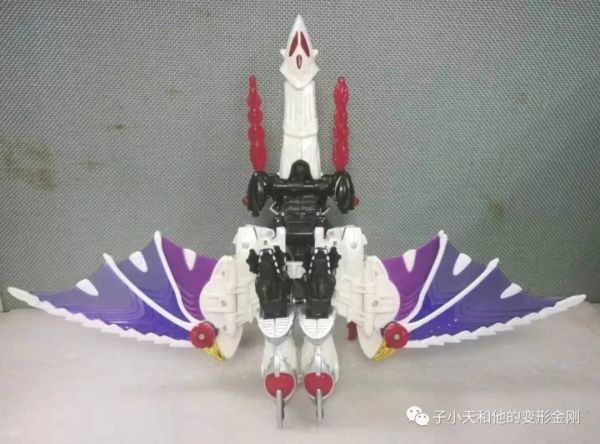 【评玩具】子小天:粑粑总测评《变形金刚 TF2000十变惊破天 脑补出天际的变形》