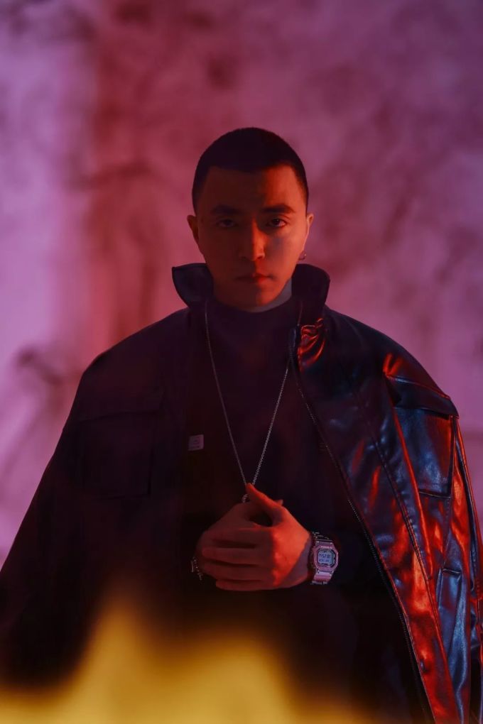 潮闻快食 | adidas Originals的极寒生存室长什么样?ROARINGWILD与JONY J推出限定系列