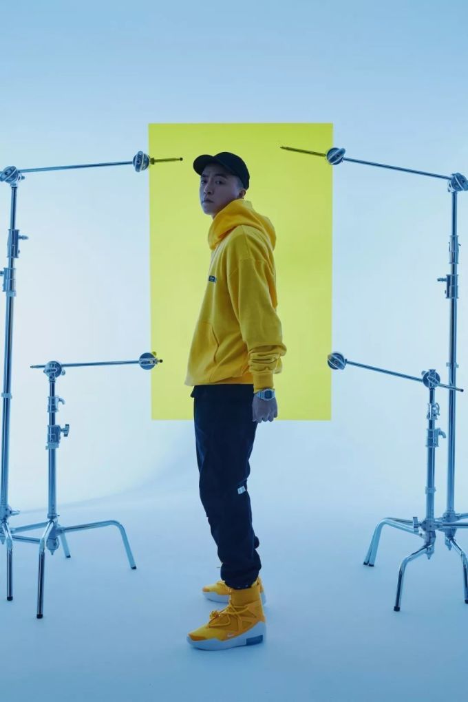 潮闻快食 | adidas Originals的极寒生存室长什么样?ROARINGWILD与JONY J推出限定系列