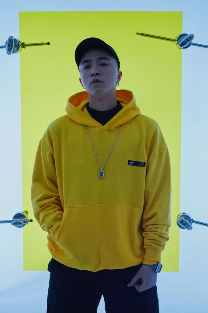 潮闻快食 | adidas Originals的极寒生存室长什么样?ROARINGWILD与JONY J推出限定系列