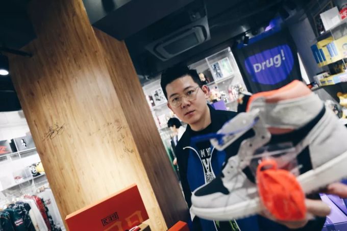 潮闻快食 | adidas Originals的极寒生存室长什么样?ROARINGWILD与JONY J推出限定系列