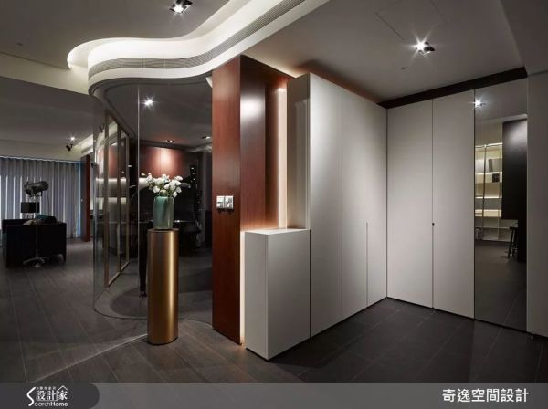 3平米玄关的10种布局,摆对鞋柜、屏风、换鞋凳,你家立即省下2平米!