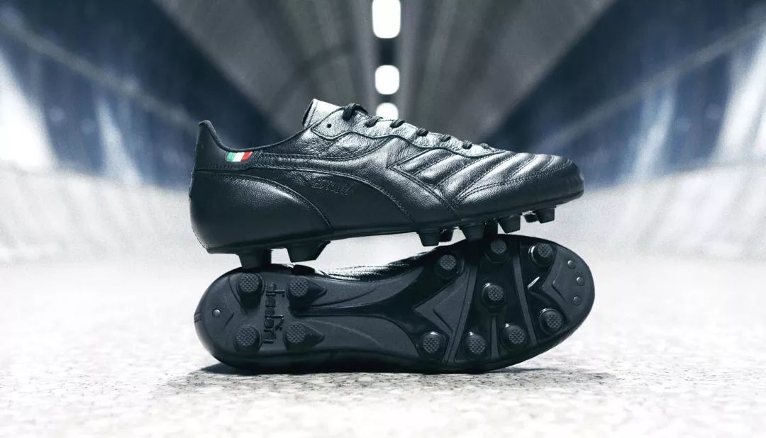 Diadora推出全黑配色Brasil “Made In Italy”足球鞋