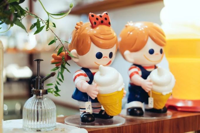 偶济轩云吞.jpg 堆满昭和玩具的日系甜品屋,进去就出不来…