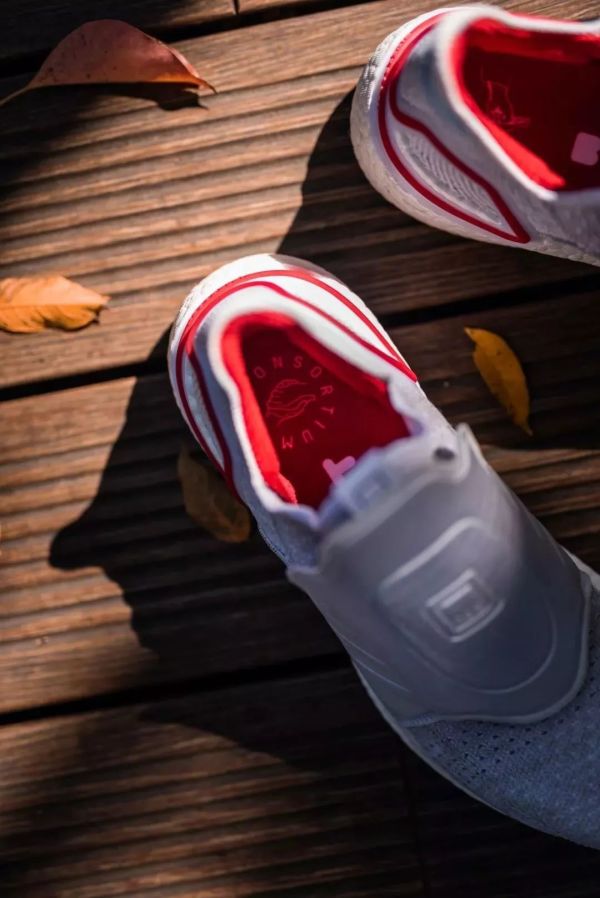 潮闻快食 | 连卡佛携手 ALEXANDER WANG 打造联名系列,Nike KYRIE 6「首发系列」即将登场