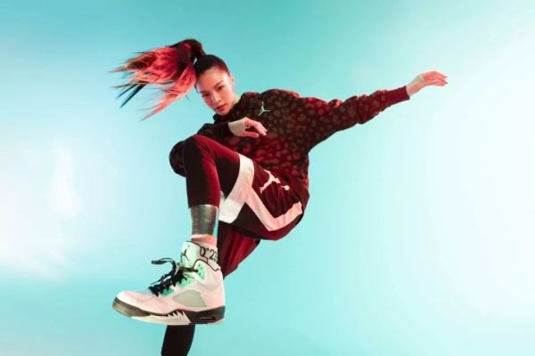 潮闻快食 | Nike KYRIE 6 正式发布!AAPE 正式发布 2019 冬季男女装系列