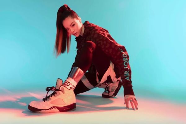 潮闻快食 | Nike KYRIE 6 正式发布!AAPE 正式发布 2019 冬季男女装系列
