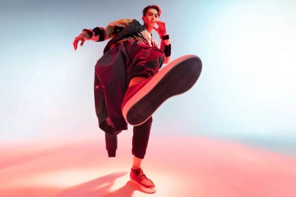 潮闻快食 | 连卡佛携手 ALEXANDER WANG 打造联名系列,Nike KYRIE 6「首发系列」即将登场