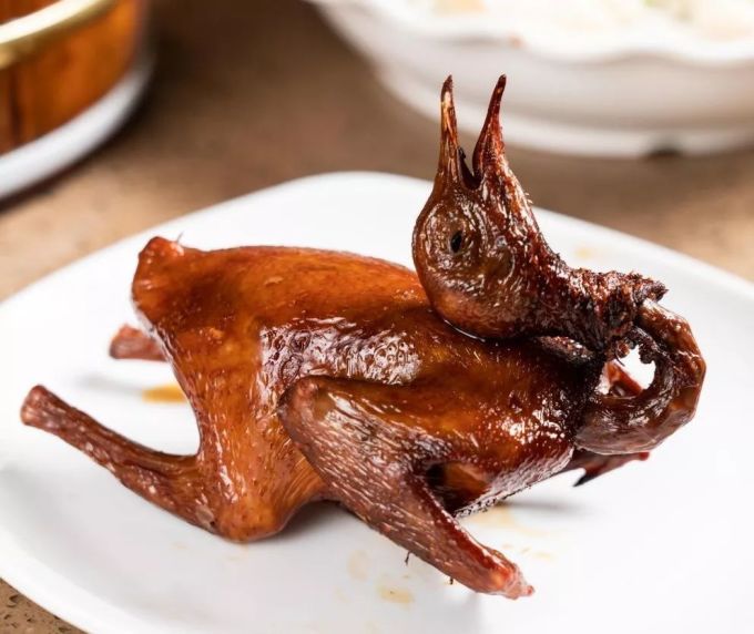 偶济轩云吞.jpg 连爸妈都心动的乳鸽皇,你一定要来试试...