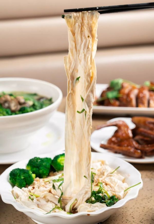 3.jpg 连爸妈都心动的乳鸽皇,你一定要来试试...