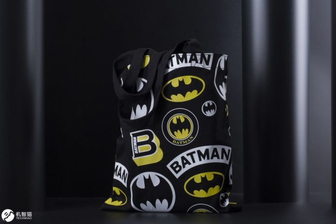 iQOO Pro 5G版蝙蝠侠礼盒图赏:Batman,80岁生日快乐~