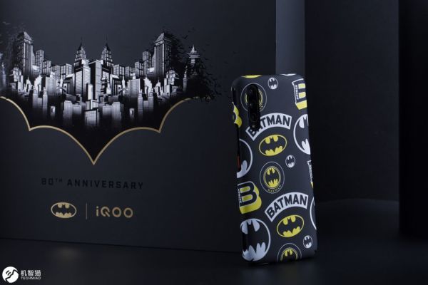 iQOO Pro 5G版蝙蝠侠礼盒图赏:Batman,80岁生日快乐~