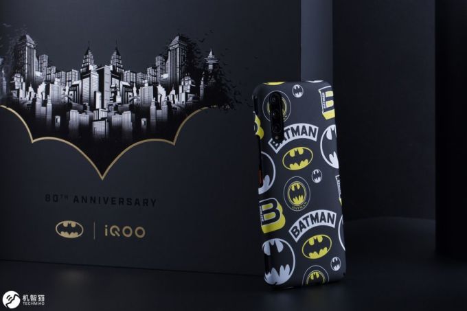 iQOO Pro 5G版蝙蝠侠礼盒图赏:Batman,80岁生日快乐~