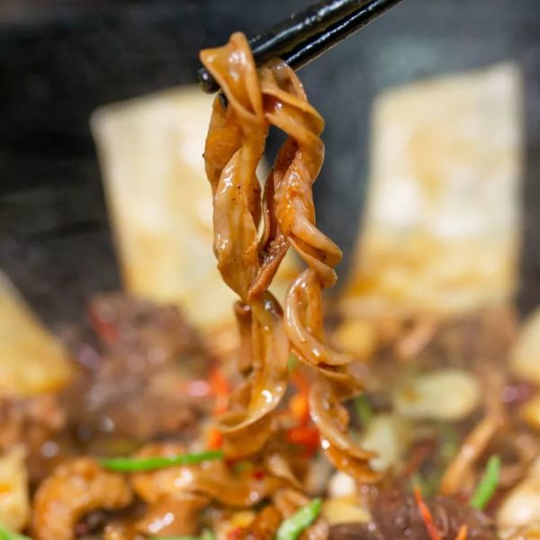 人均30元!皖北网红地锅鸡吃到饱,双11后不吃土就吃鸡!