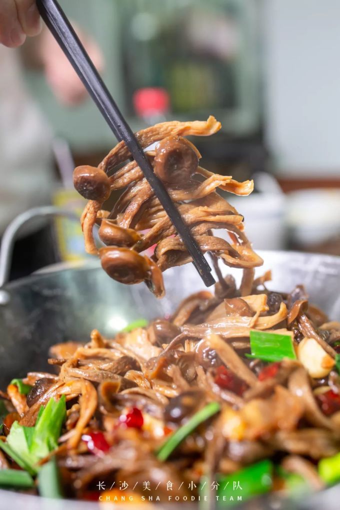 人均30元!皖北网红地锅鸡吃到饱,双11后不吃土就吃鸡!