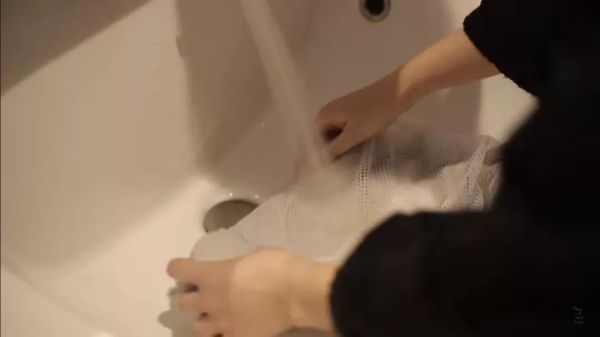日本主妇这样洗毛衣、羽绒服,不洗坏、不变形,还附上解决缩水起球小秘诀!
