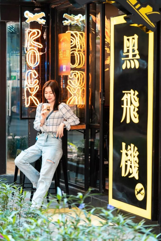 黑飞机里的「猎奇潮饮」,朋克养生党也爱喝