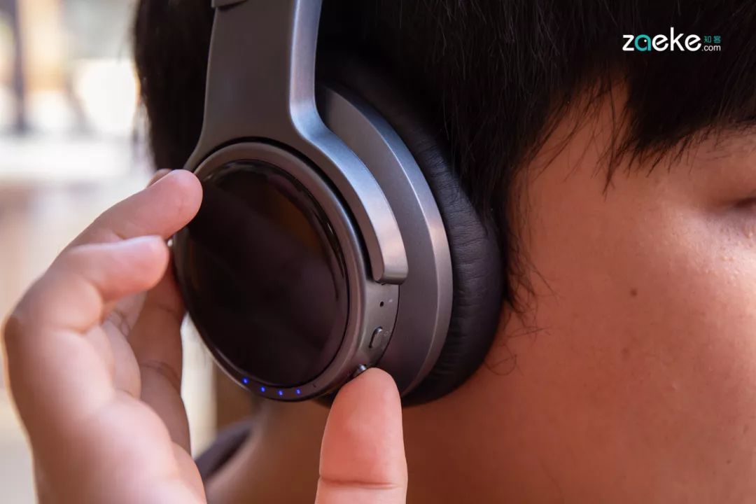 飞傲 EH3 NC 头戴式无线降噪耳机：“静”下来，更动听