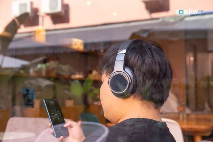 飞傲 EH3 NC 头戴式无线降噪耳机:“静”下来,更动听