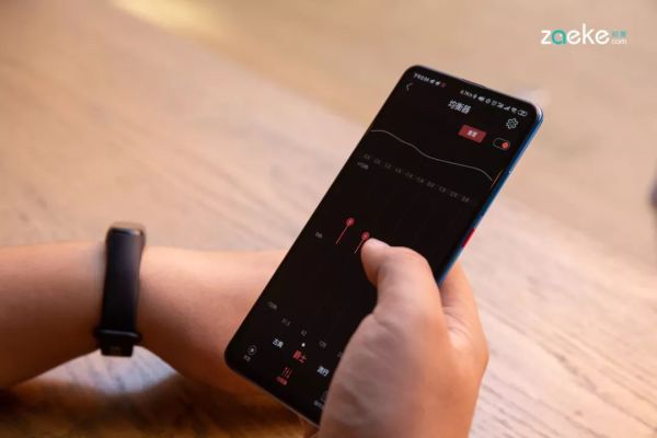 飞傲 EH3 NC 头戴式无线降噪耳机:“静”下来,更动听