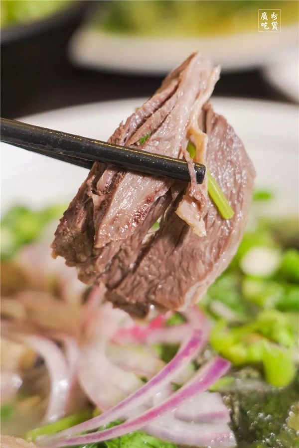 藏身中山七路的“大排档”,人均40+吃越南大餐!
