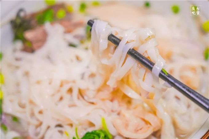 藏身中山七路的“大排档”,人均40+吃越南大餐!