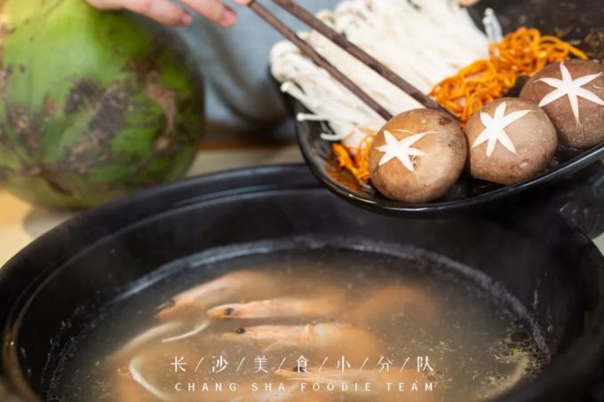 煲大王老砂锅猪肚鸡·椰子鸡进驻叮叮mall,连续七天全场5.5折!