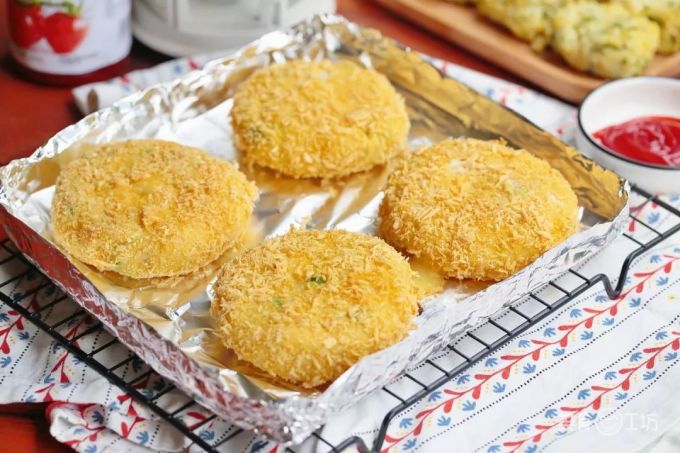 酥脆绵软的可乐饼,一咬就掉渣,香!!!