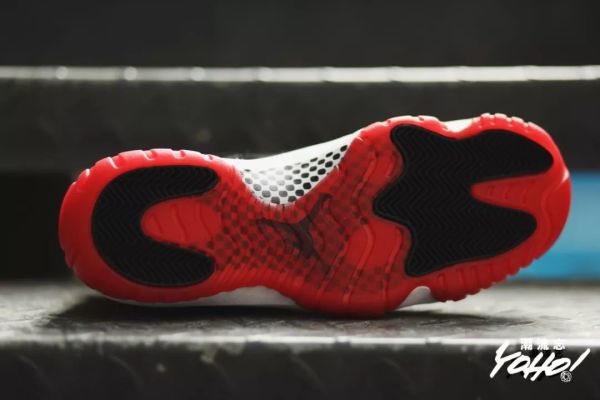 潮闻快食丨黑红Air Jordan XI抢先实物鉴赏, Supreme x Martin Wong联名系列释出