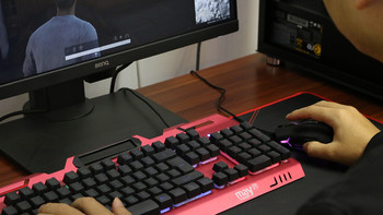 可编程按键搭配RGB灯光设计，血手幽灵P91体验