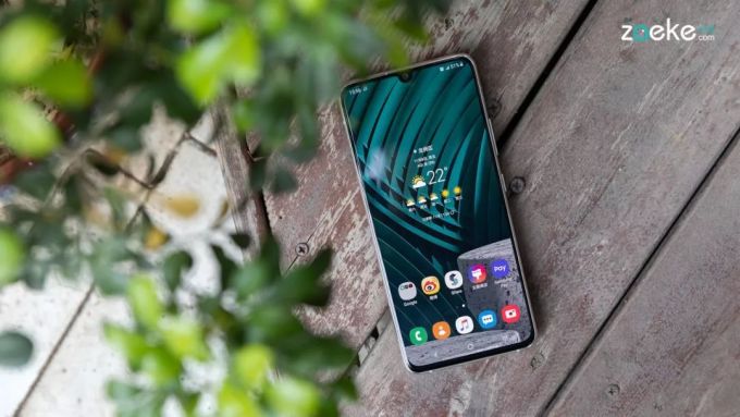 三星Galaxy A90 5G玩了手“减法”,换来了更亲民的印象