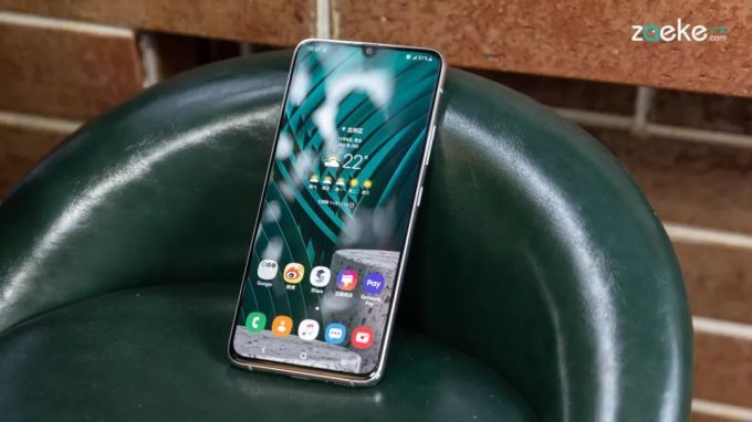 三星Galaxy A90 5G玩了手“减法”,换来了更亲民的印象