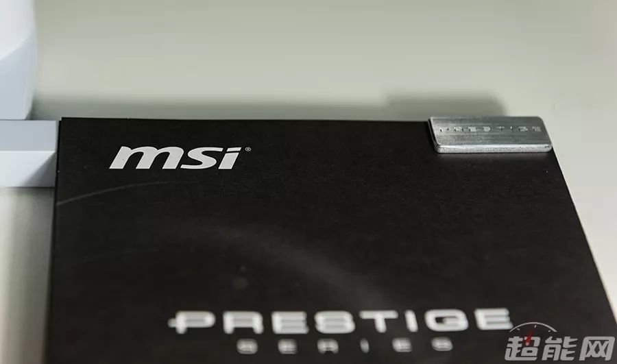 微星Prestige P100+PS341WU创作者套装评：测无暇纯白，永曜创作