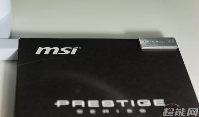 微星Prestige P100+PS341WU创作者套装评:测无暇纯白,永曜创作