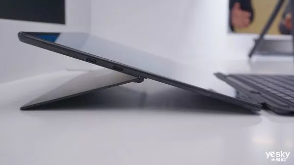 微软Surface Pro X上手体验：这些设计妙啊！