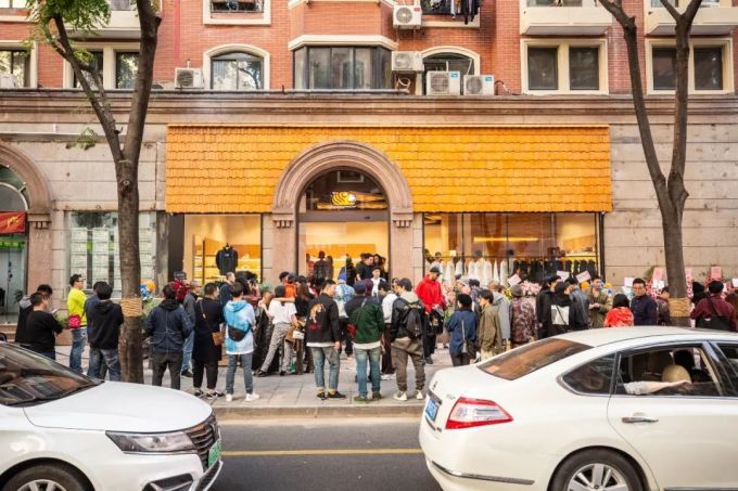 潮闻快食 | adidas 推出星战主题 ALPHAEDGE 4D ;Dior x Stussy 重磅联名企划疑似曝光!