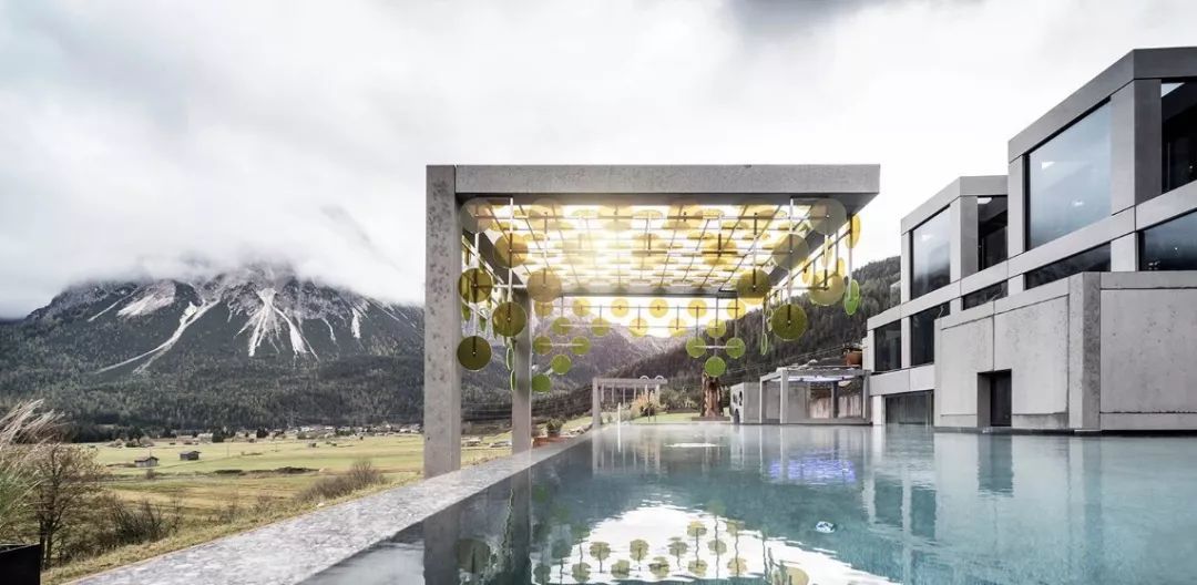 融入自然的混凝土盒子，用结构营造意境的度假酒店