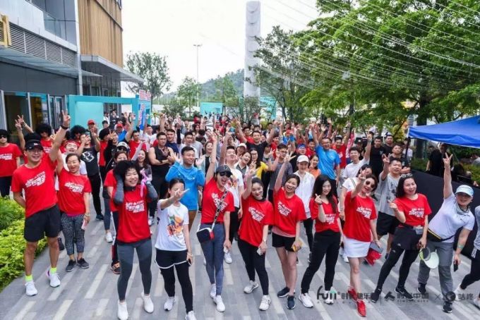 把社区嘉年华搬进天体中心是什么玩法?我先带你们探探路