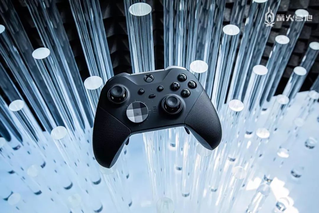 Xbox 2 代精英手柄 IGN 评测 7 分 ：体验提升，价格升级