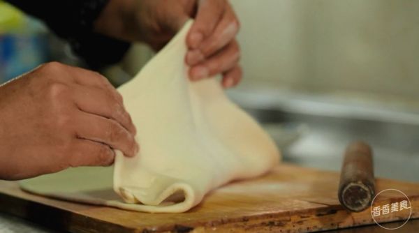 传说中的东北神菜铁锅炖烀饼子,在家也能轻松搞定