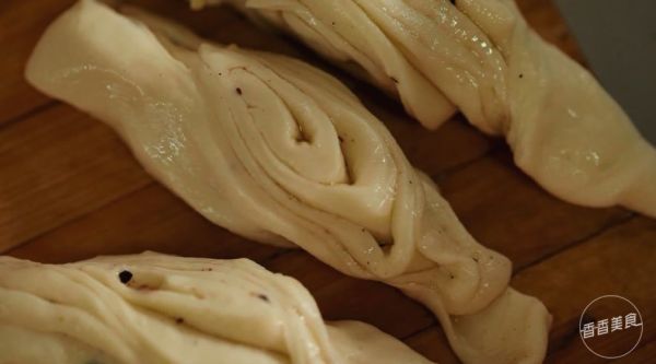 传说中的东北神菜铁锅炖烀饼子,在家也能轻松搞定