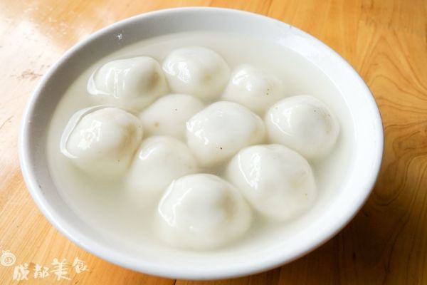 去1300年的唐昌古镇!吃街巷里的「风吹吹」