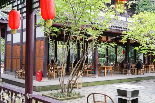 去1300年的唐昌古镇!吃街巷里的「风吹吹」