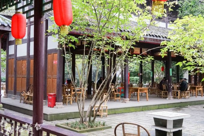 去1300年的唐昌古镇!吃街巷里的「风吹吹」