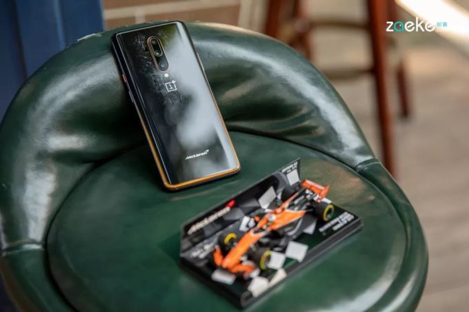 OnePlus 7T Pro 迈凯伦限定版,跨界翘楚之间对“速度”的一种共鸣