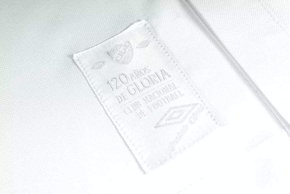 乌拉圭国民发布俱乐部成立120周年纪念球衣
