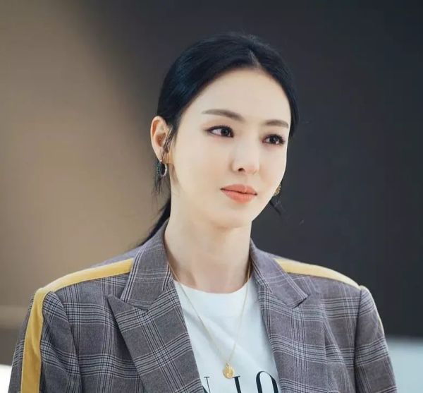 只是抽空看个韩剧,就学到了这么多穿搭技巧!| 星范
