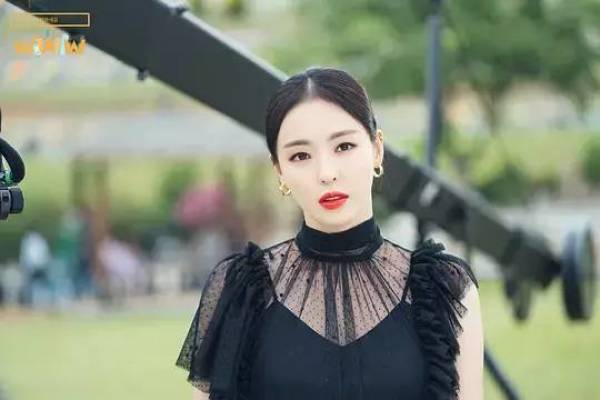 只是抽空看个韩剧,就学到了这么多穿搭技巧!| 星范