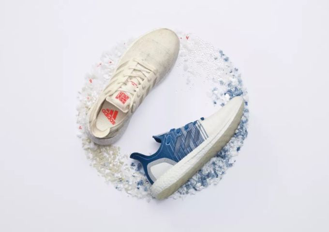 潮闻快食丨黑红Air Jordan XI抢先实物鉴赏, Supreme x Martin Wong联名系列释出