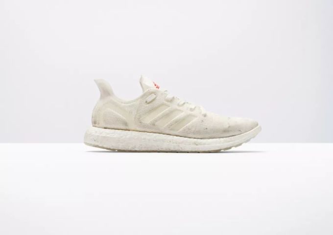 潮闻快食丨黑红Air Jordan XI抢先实物鉴赏, Supreme x Martin Wong联名系列释出